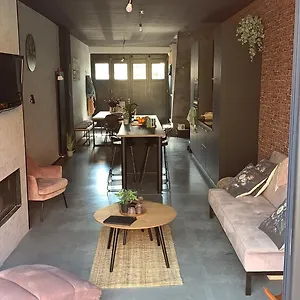 https://villa-loftlivinqsea.hotelsghent.com